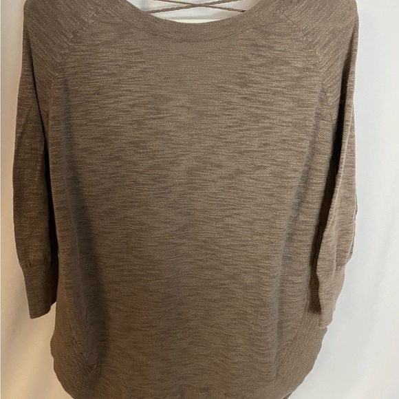 Express Top - Picture 2 of 3